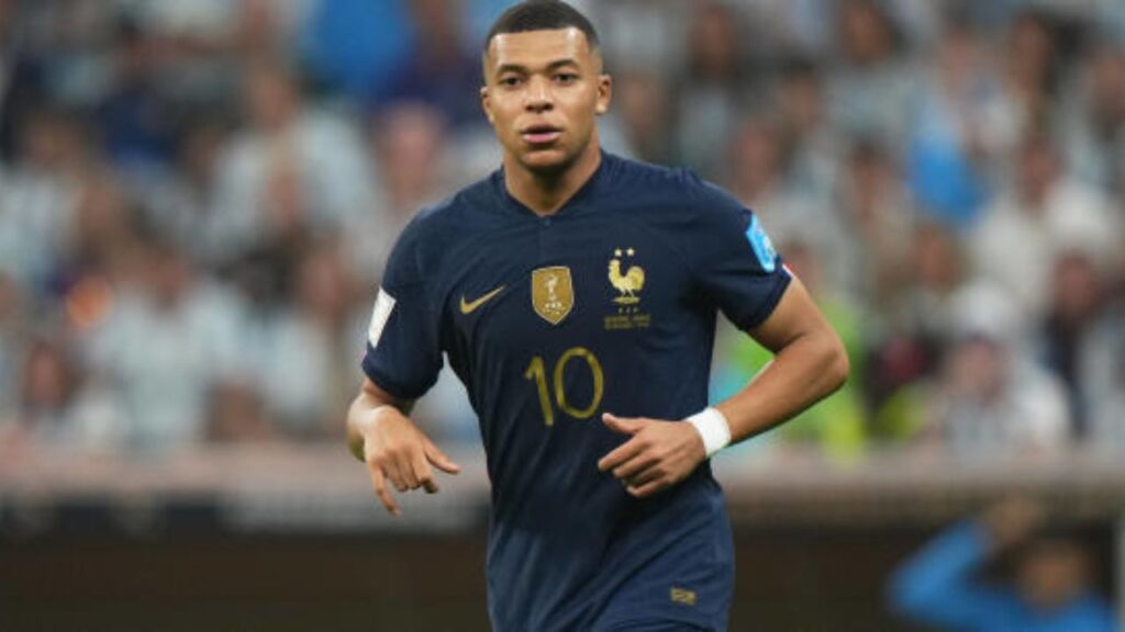 PSG : Mauvaise Nouvelle Pour Kylian Mbappé Et Sa Famille | DB Medias