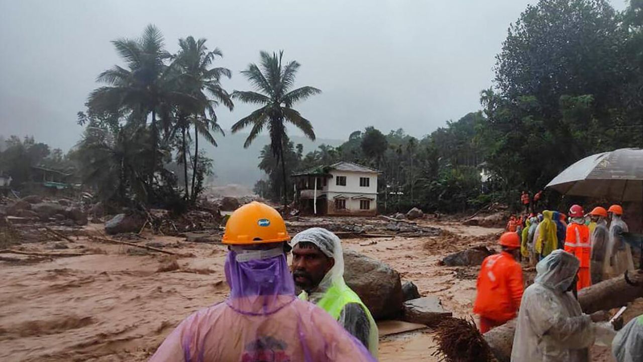 Glissements De Terrain En Inde